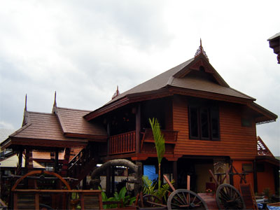 Thai Houses Architecture: Thai house built on posts
